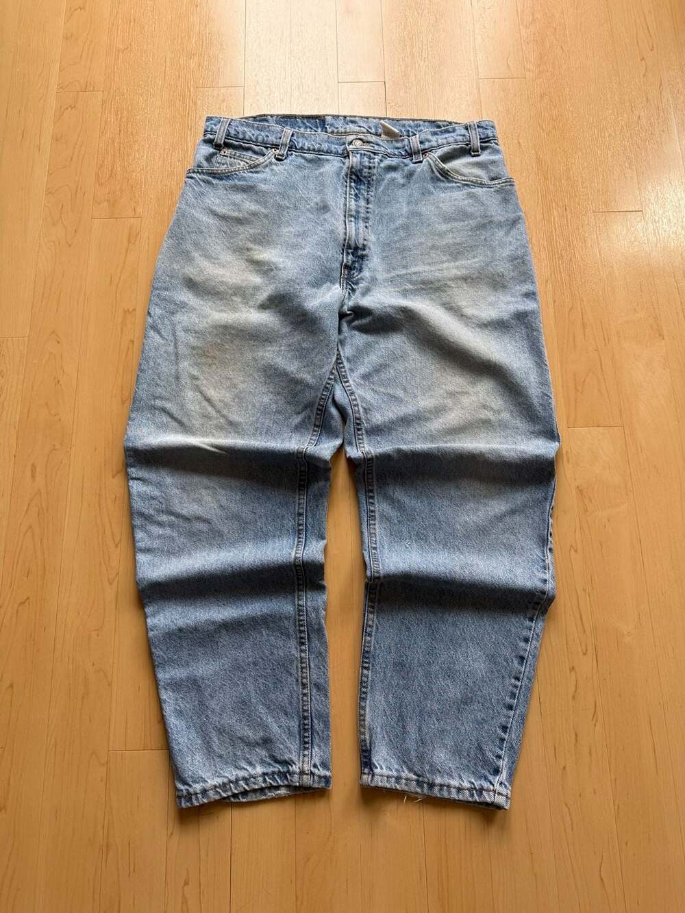 1993 Levi's 550 Relaxed Fit Tapered Light Wash Orange Tab Denim Jeans